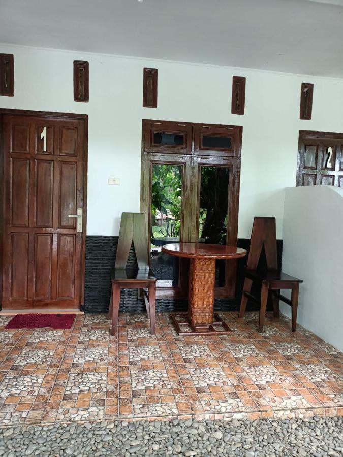 Brown Bamboo Guest House & Trekking Bukit Lawang Dış mekan fotoğraf