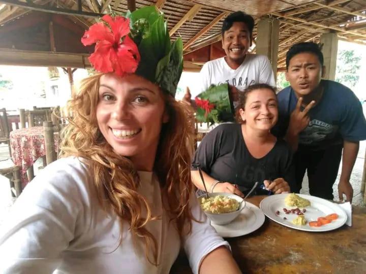 Brown Bamboo Guest House & Trekking Bukit Lawang Dış mekan fotoğraf