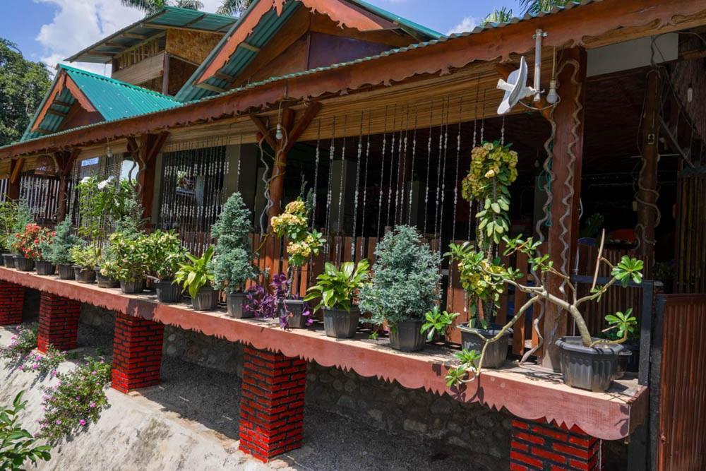 Brown Bamboo Guest House & Trekking Bukit Lawang Dış mekan fotoğraf